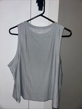NWT Old Navy Active Cloudmotion tank top gray- medium petite